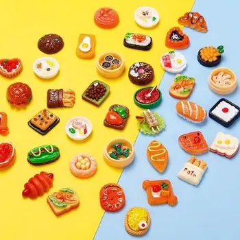 Анимация Сакуры Маруко-тян вокруг самодельных миниатюрных игрушек-симуляторов мини-супермаркета, продуктового домика